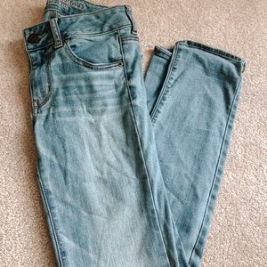 AMERICAN EAGLE STRAIGHT SUPER STRETCH JEANS